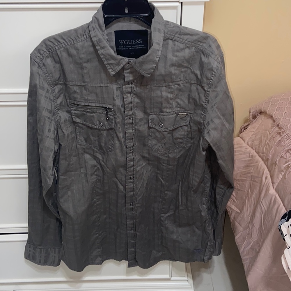 LIKE NEW Men’s Snap Button Down Shirt